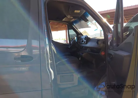 2019 Mercedes-Benz Sprinter 2500 High Roof V6 z USA, uszkodzony, nr VIN WD4PF1CD4KP133085